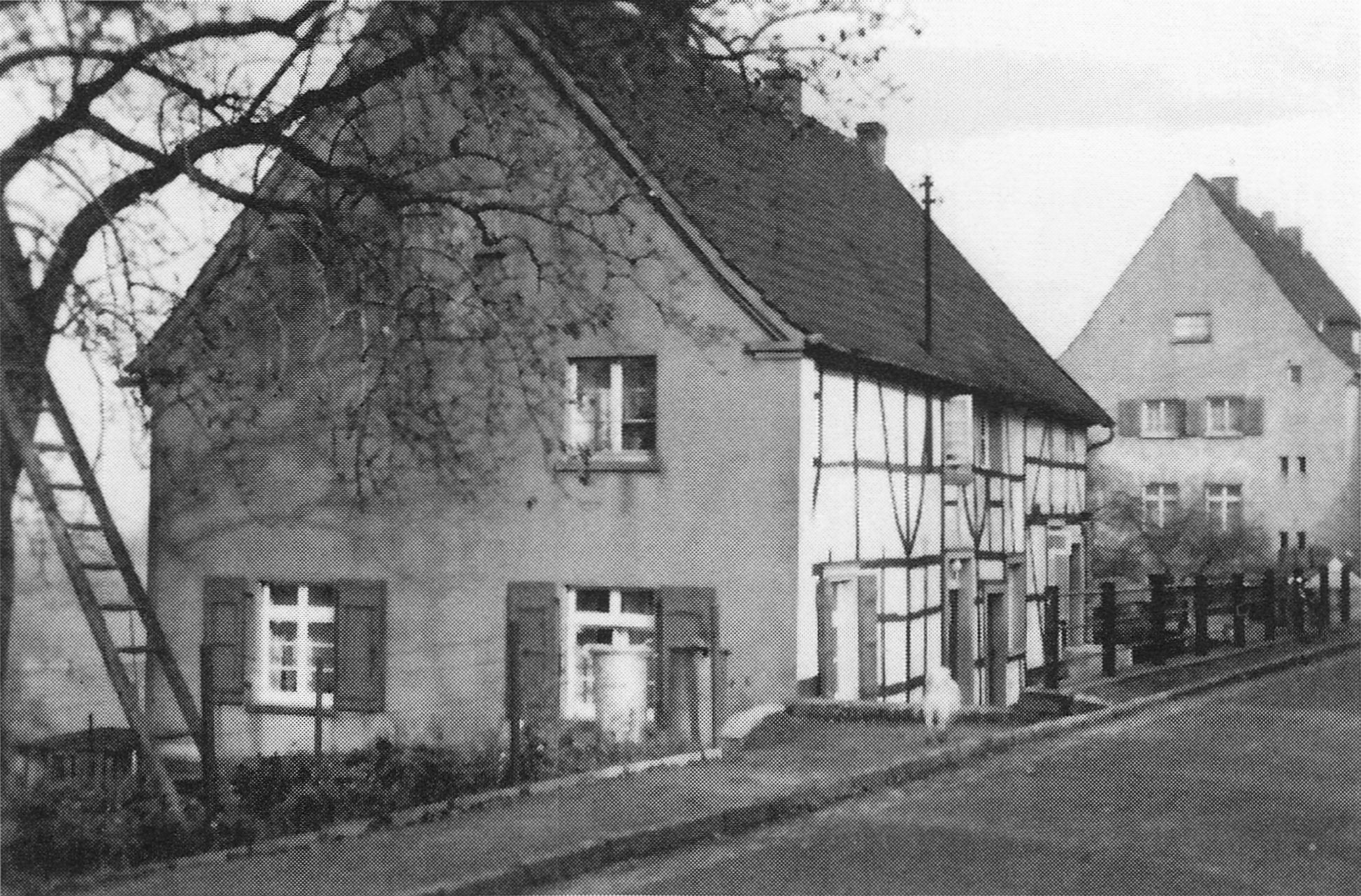 Der ehemalige Haarmann‘sche Kotten, heute befinden sich dort die Häuser Rautenbergstraße 24 und 26 Foto: Archiv W. Dickten