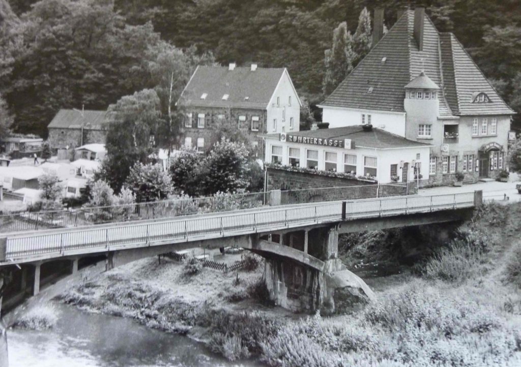 Die dritte Brücke endete bis 1979 unmittelbar am Haus "An der Kost".