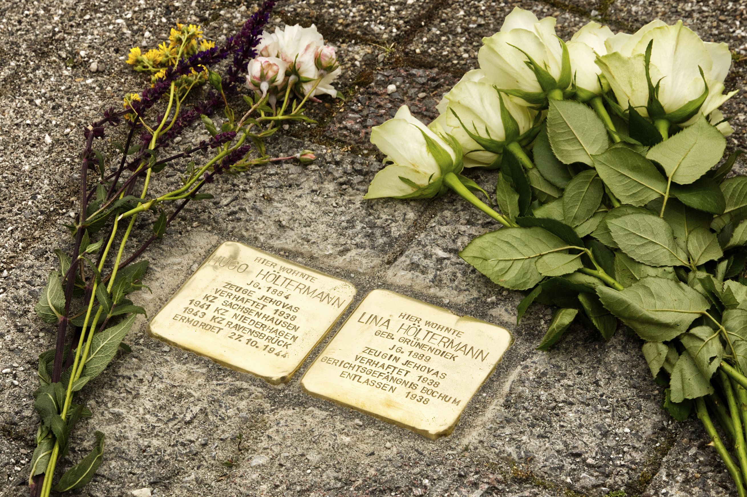 Die ersten Stiepeler Stolpersteine, verlegt am 8.6.2026